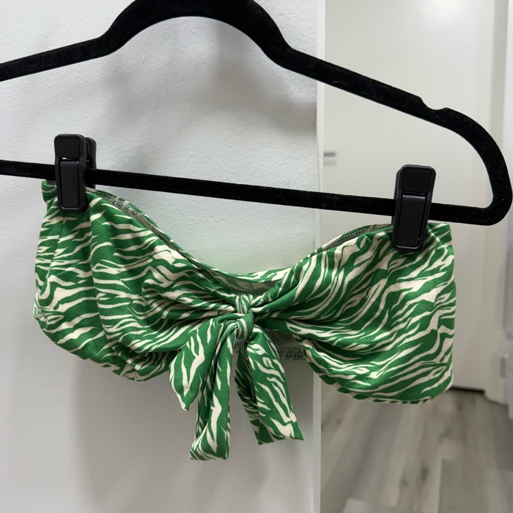 RESA Green and White Zebra Set
